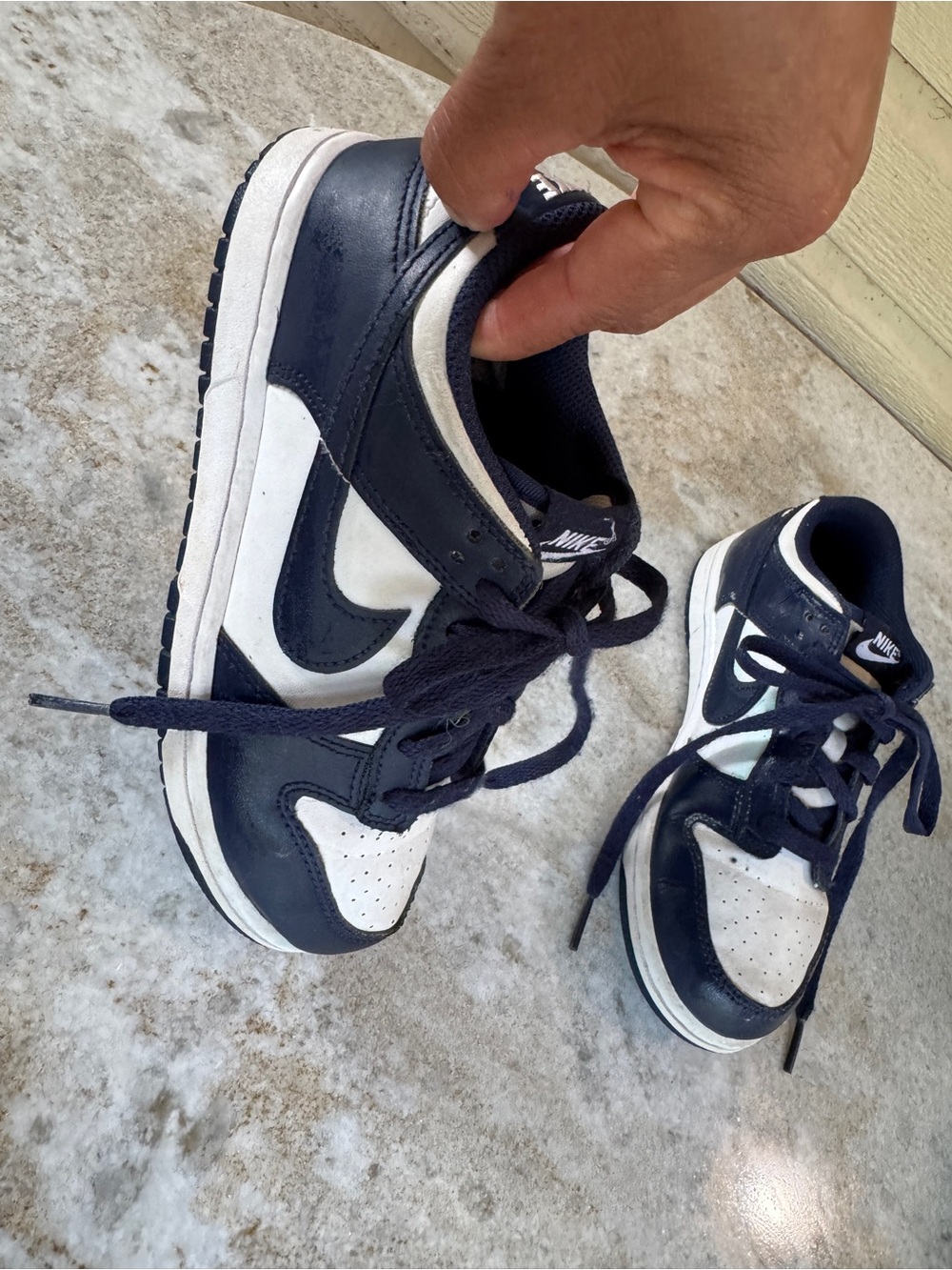 Nike Kids' Navy and White Low-Top Sneakers size2 Y